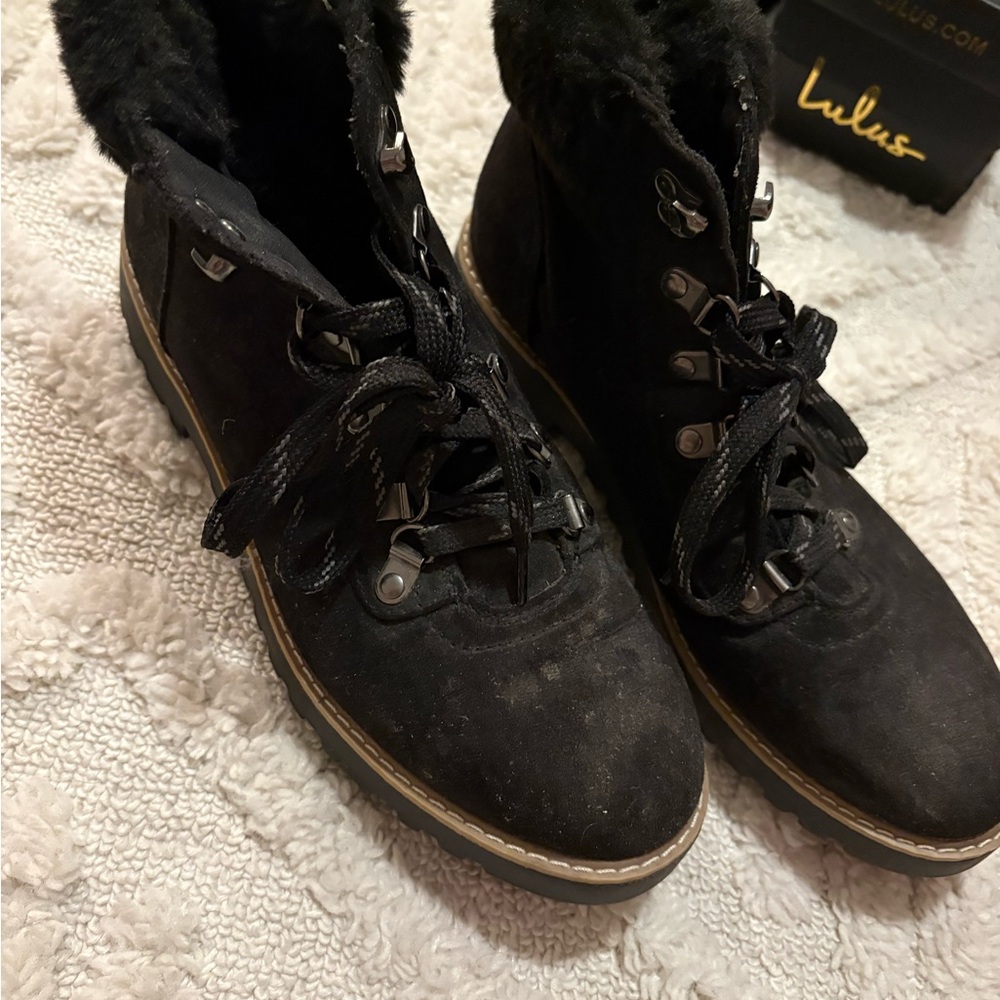 Black Winter Boots with Fur Trim